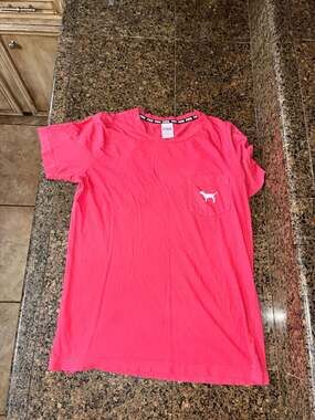 PINK Victoria's Secret Dog Logo Pocket T-Shirt Size XS